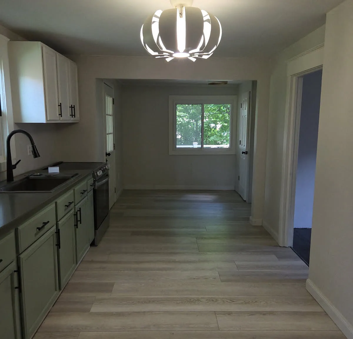 2 bed, 1.5 bath, 954 sqft, $1,600 — Photo 3