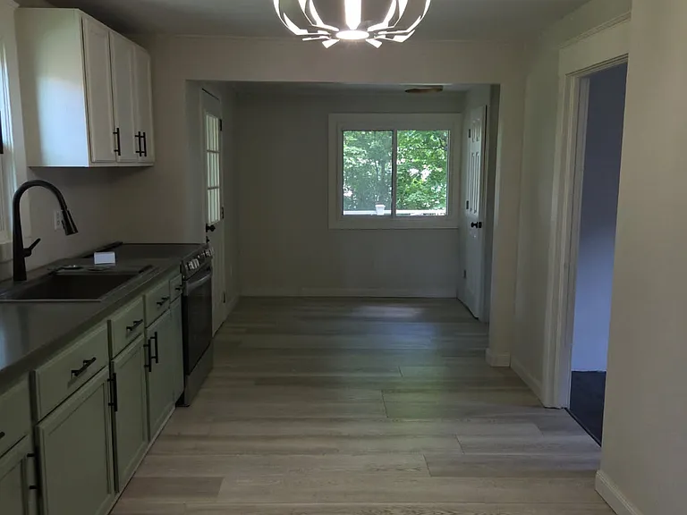 27 Bernice St — Photo 5