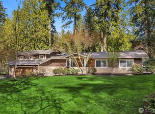 5789 NE Foster Rd, Bainbridge Island, WA 98110