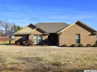 282 Maple Leaf Dr, Huntsville, AL 35811