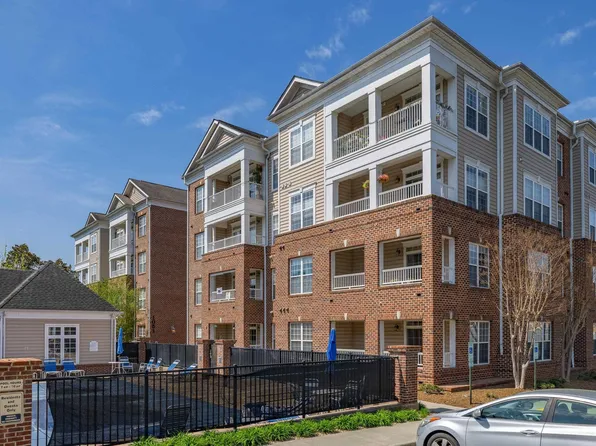 1051 Glenwood Station Ln Unit 102, Charlottesville, VA 22901