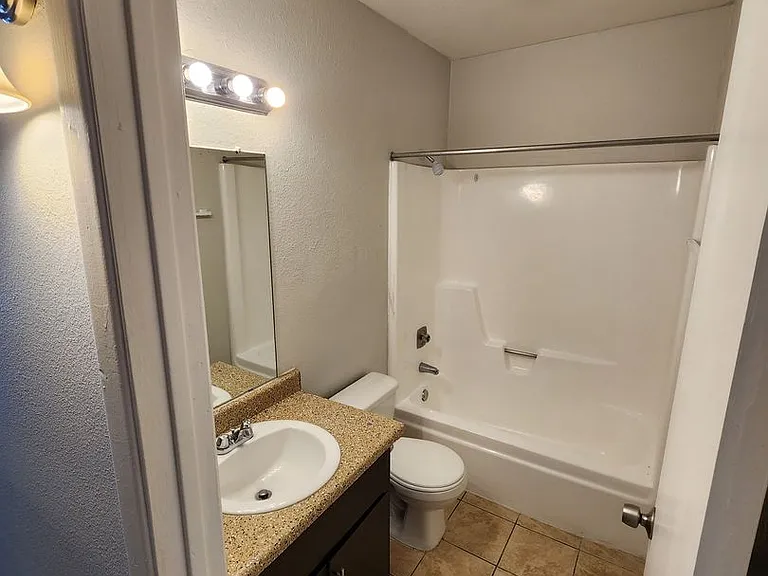 Modern Quarters Apartments — Photo 30