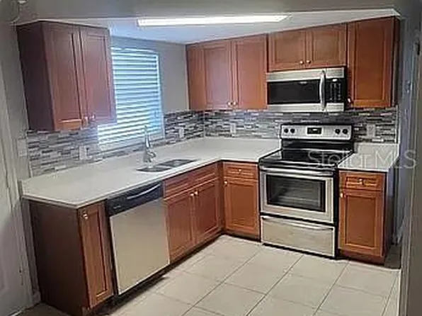 9901 Woodstock Ln, Port Richey, FL 34668