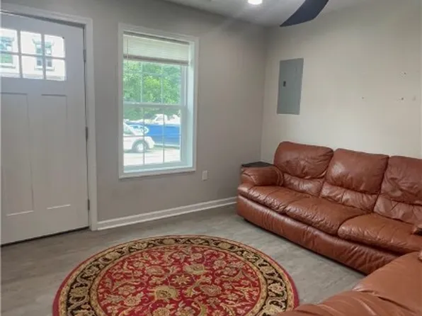 (undisclosed Address), Petersburg, VA 23083