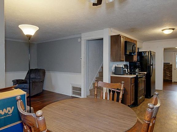 4th image of 233 E Wright Ave