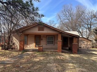 924 S 13th St, Chickasha, OK 73018