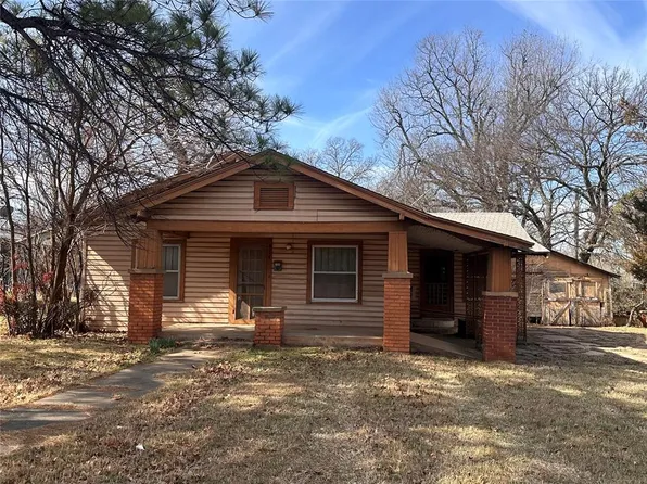 924 S 13th St, Chickasha, OK 73018