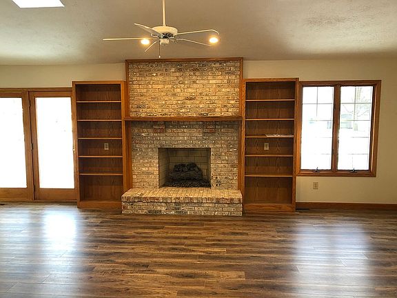 3rd image of 1508 Brook Park Dr