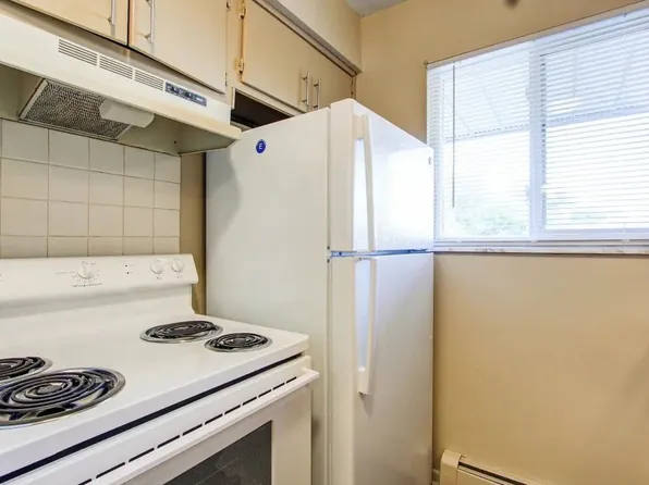 Country Club Apartments