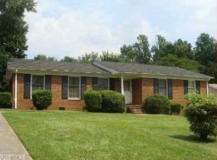 2507 Dumfries Rd, Greensboro, NC 27407