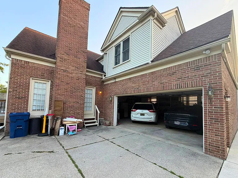 6028 Meadowview Dr — Photo 36