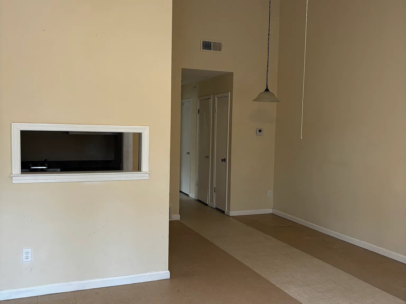 2 bed, 900 sqft, $650 — Photo 2