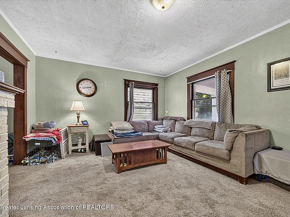 5th image of 812 N Pine St