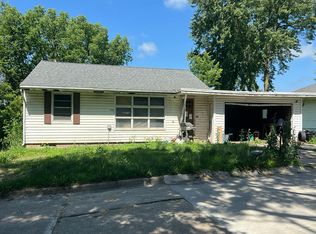 128 S West St, North English, IA 52316