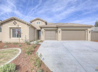 9714 Fitzgerald Dr, Bakersfield, CA 93311