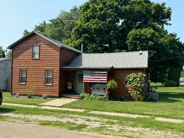 208 E Columbia St, Danvers, IL 61732