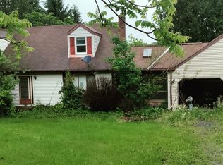 177 Woodview Dr, Cogan Station, PA 17728