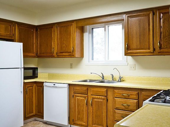 4th image of 3781 Sheramy Dr