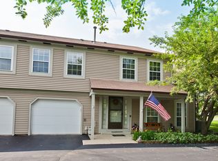 206 Juniper Cir, Streamwood, IL 60107