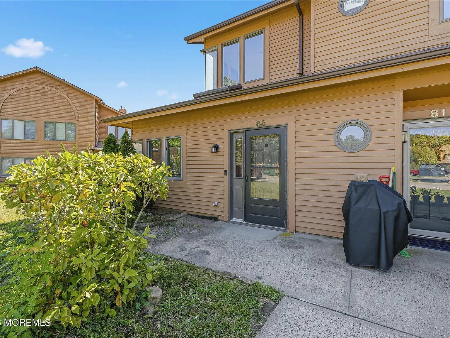 2 bed, $2,400 — Photo 4