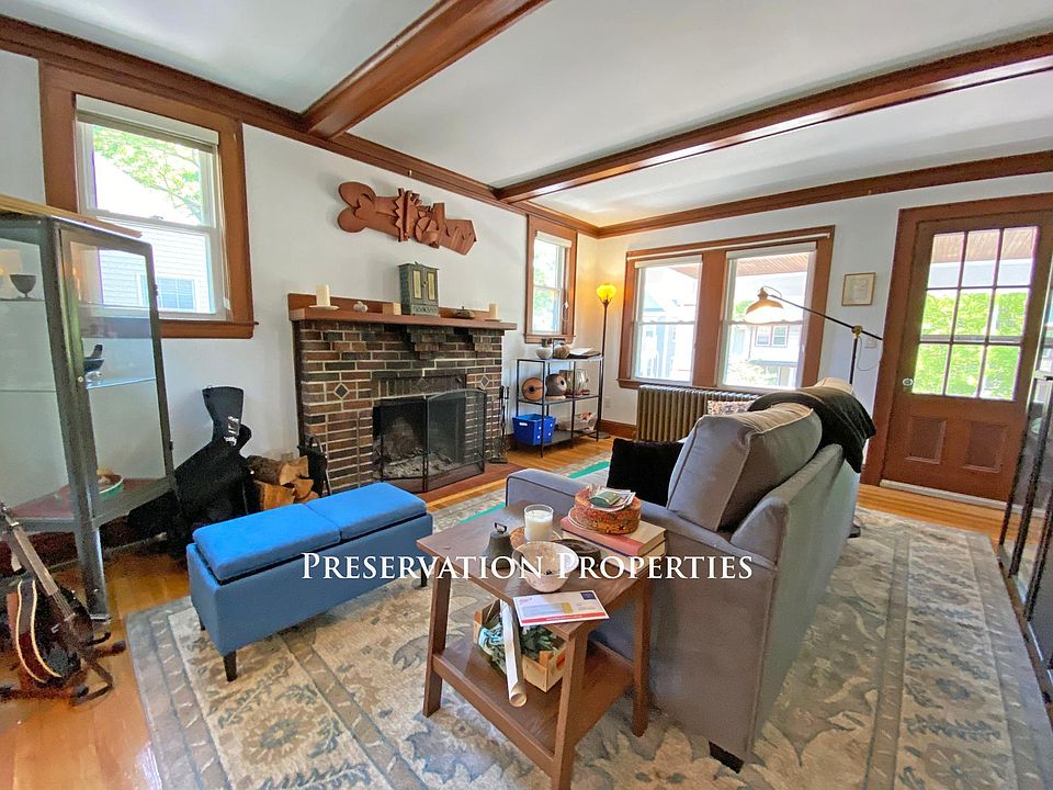 1st image of 2-240 Waverley St #2