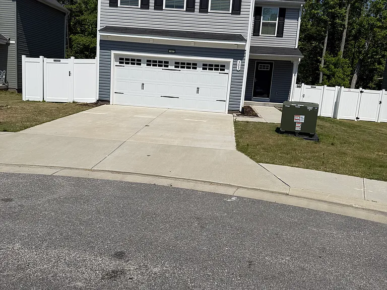 303 Lorraine Dr — Photo 1