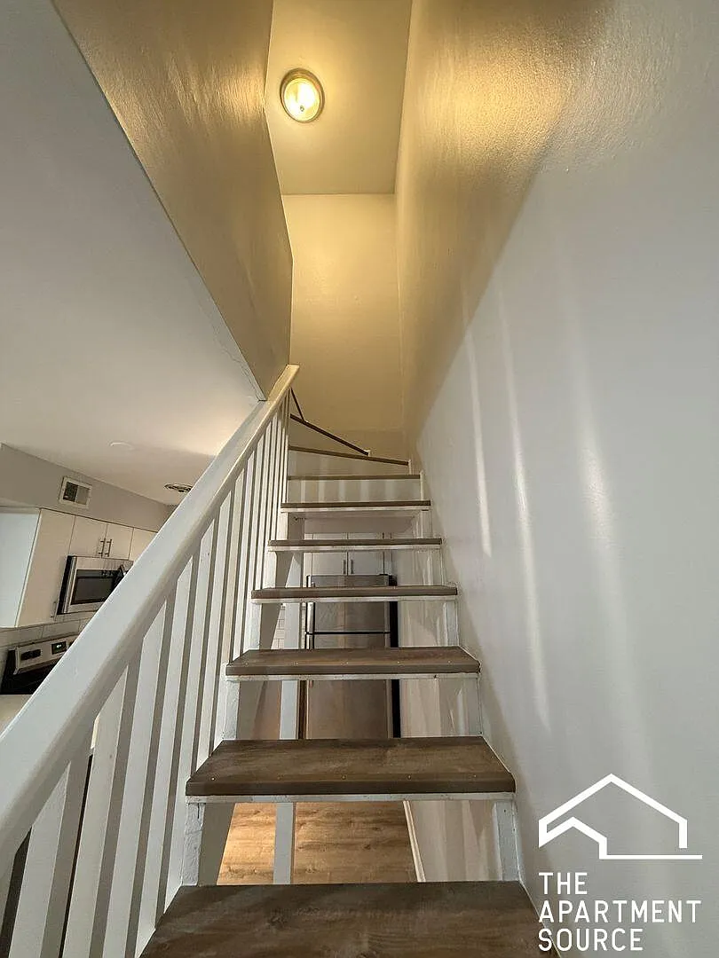 2 bed, 1.5 bath, 1000 sqft, $2,500 — Photo 4