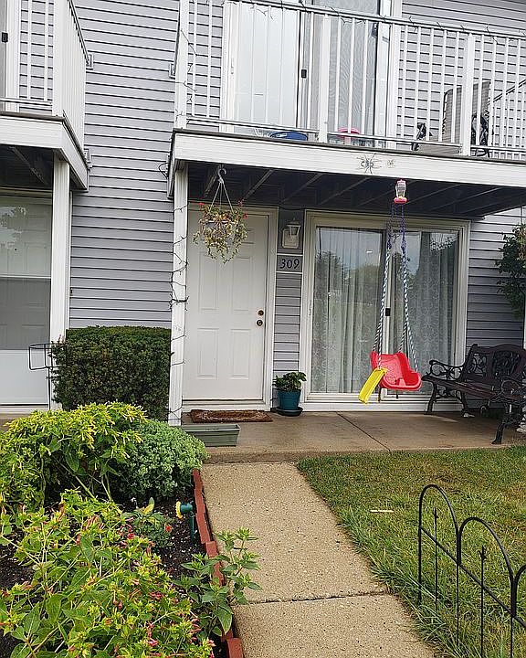 1st image of 309 Meadow Green Ln