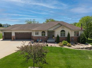 2885 Woodrow Dr NE, Swisher, IA