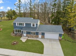 717 Millersville Ave, Howards Grove, WI 53083