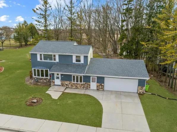 717 Millersville AVENUE, Howards Grove, WI 53083