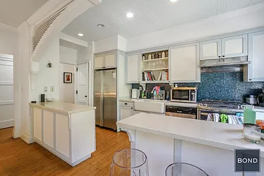 Rented by Bond New York