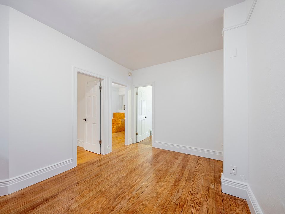 1st image of 411 W 44th St APT 4