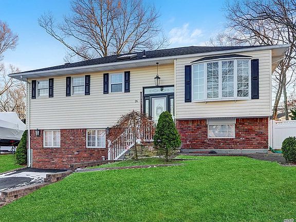 2nd image of 26 Mulberry Dr