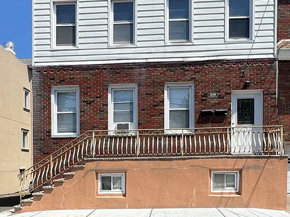 249 Crescent Ln #2, Cliffside Park, NJ 07010