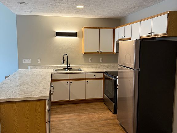 3rd image of 5179 Zenith Pkwy APT 4