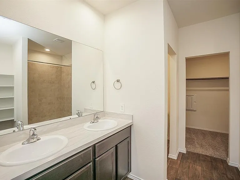 5210 Becker Hills Ln — Photo 13