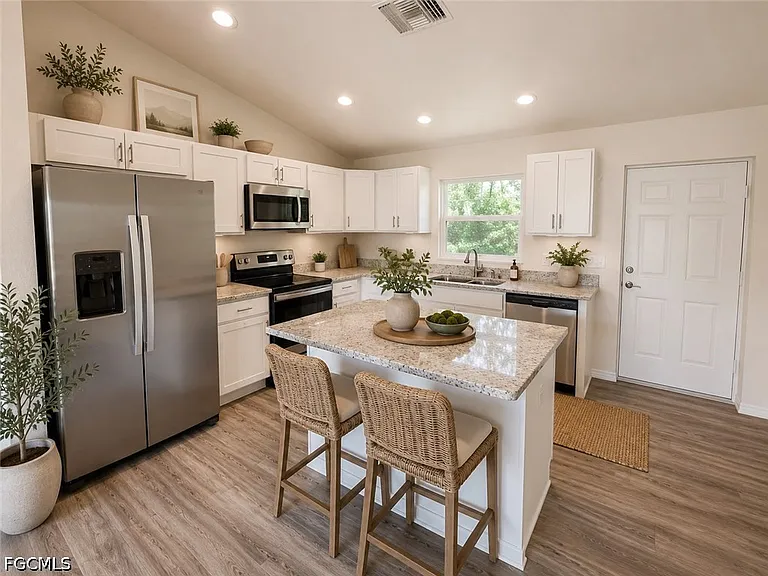 1173 E Benbow Cir — Photo 8