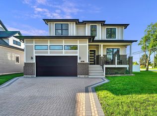 1301 Ardyce Ln, Mount Prospect, IL