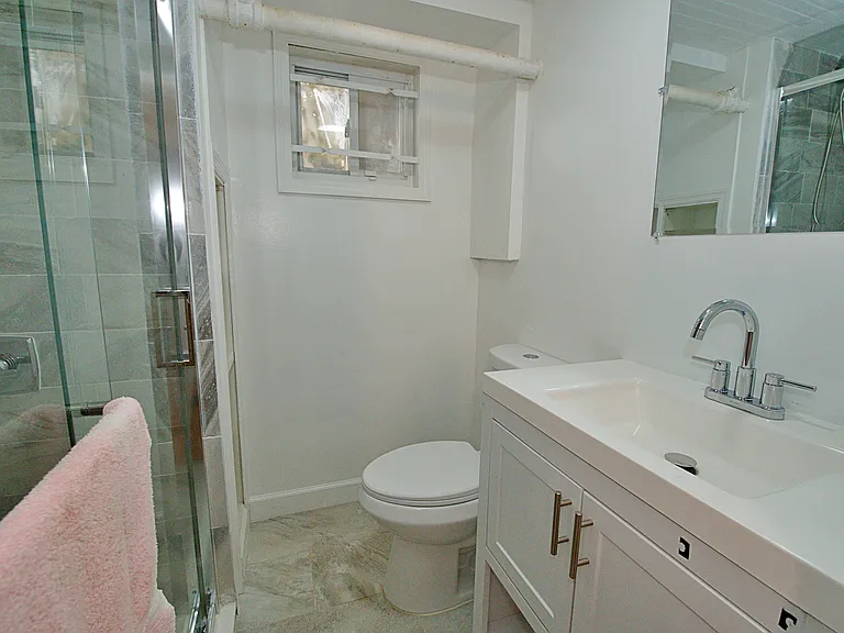 229 8th St #R — Photo 7