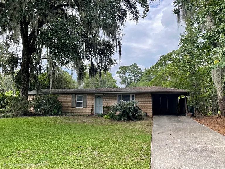412 Delores Dr — Photo 2