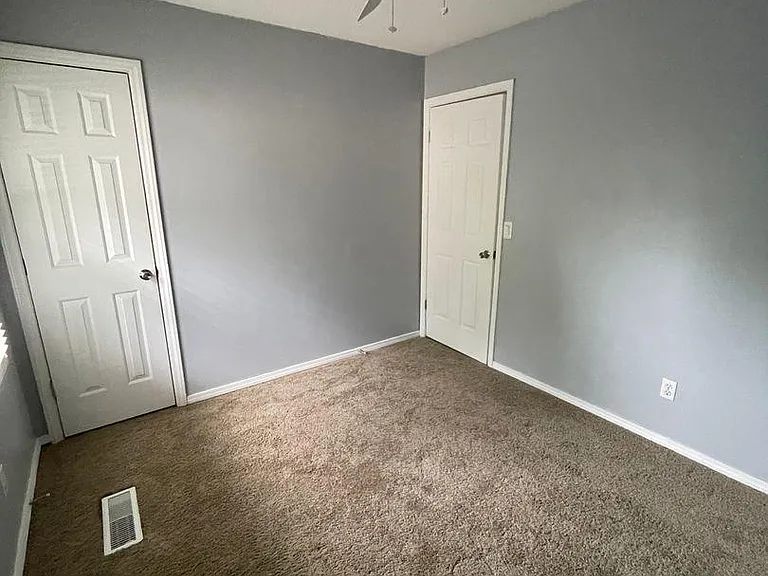 98 Riverview Ct — Photo 13