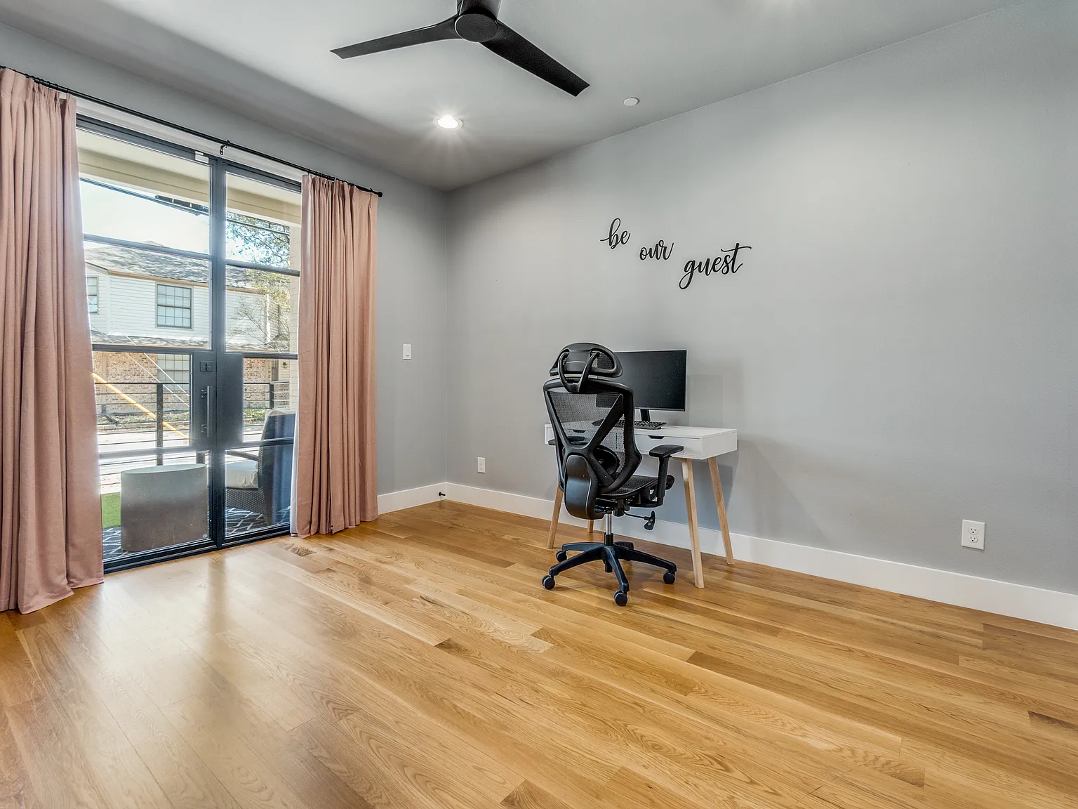 3 bed, 2100 sqft, $3,750 — Photo 3