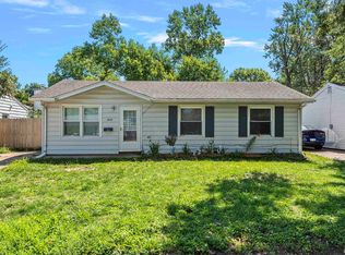 1608 Fairfield Dr, Springfield, IL 62702