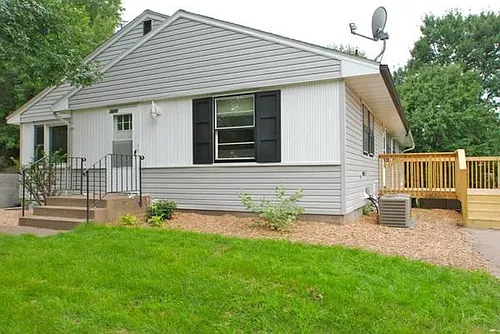 5075 Sunnyside Rd Photo 1