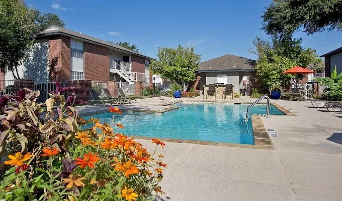 Crestbrook Apartments