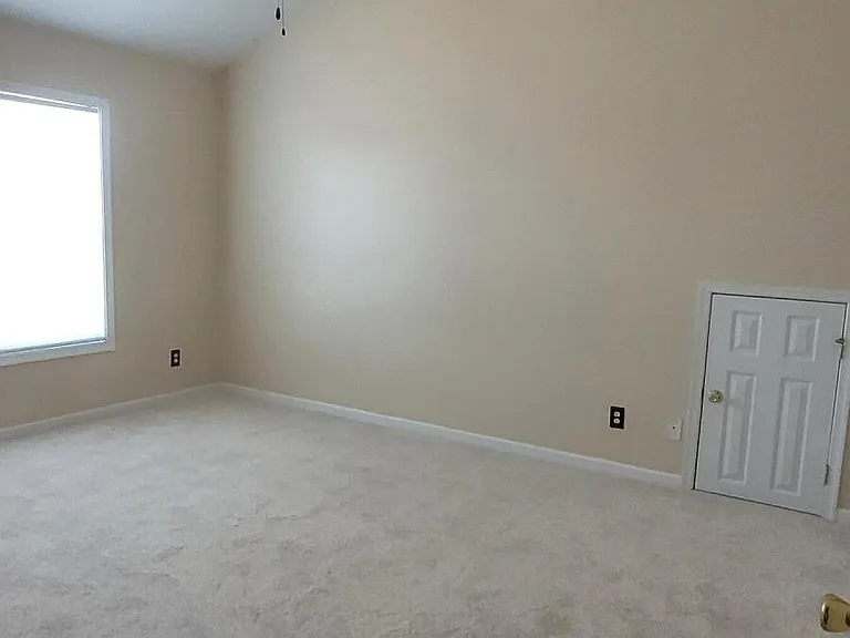 611 Prince William Dr — Photo 12