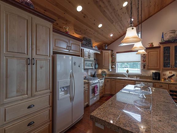 5th image of 19 Creekhaven Dr