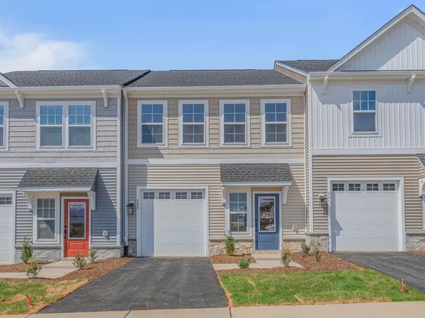 205 Sunbird Ln, Waynesboro, VA 22980