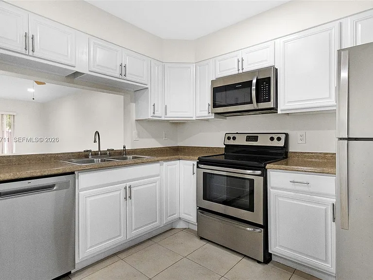 741 NW 105th Ter #TOWNHOUSE — Photo 3